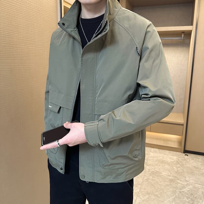 60代ファッション シンプル機能性スタンドジャケット