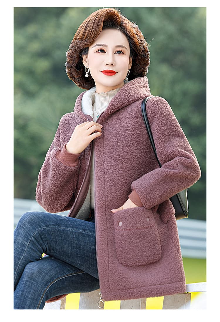 60代ファッション もこもこボアフードジャケット