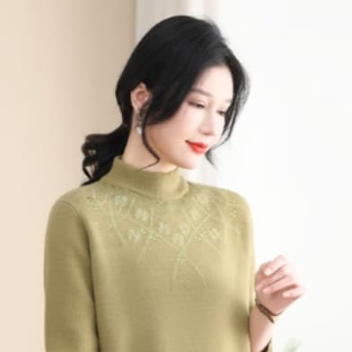 60代ファッション 上品フラワー刺繍モックネックニット