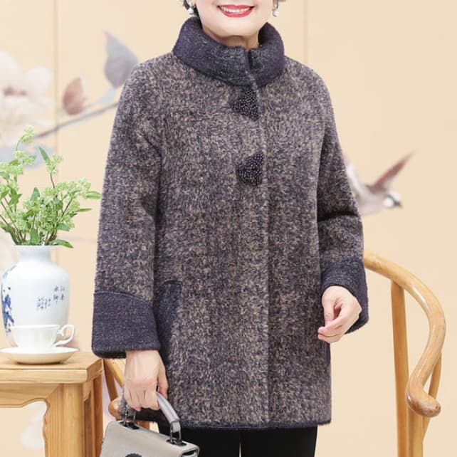 60代ファッション ふんわりモコモコ襟付きジャケット