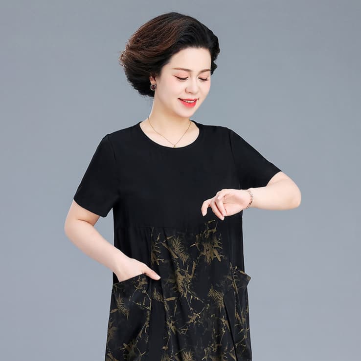 60代ファッション 優美な花柄レイヤードワンピース