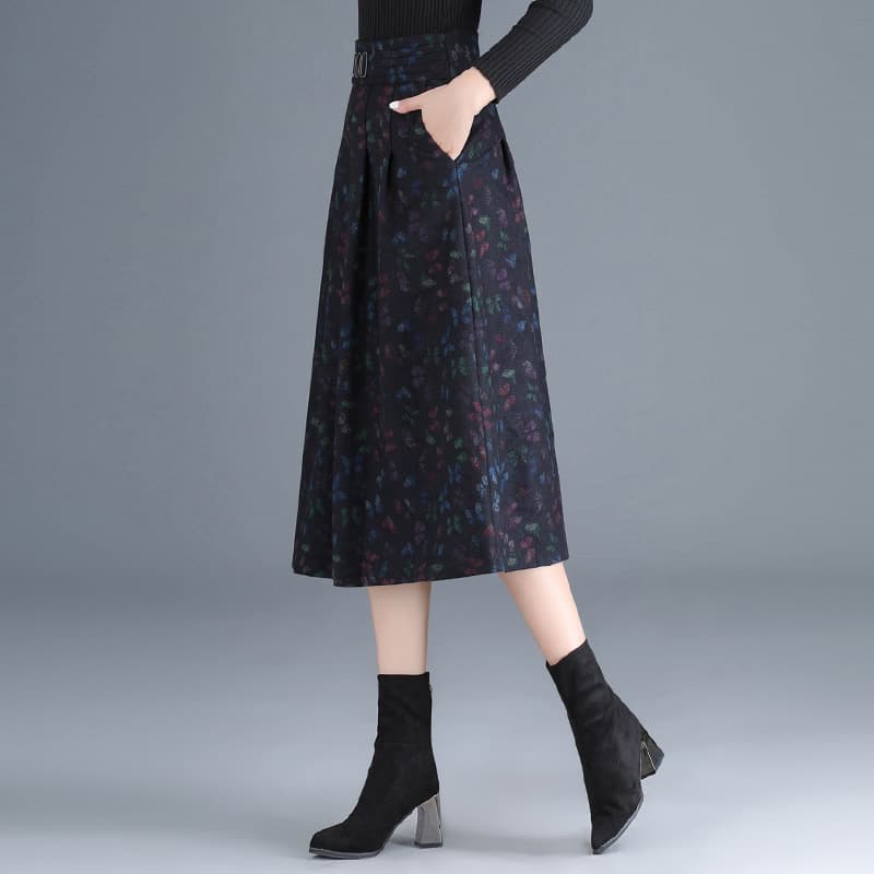 60代ファッション 上品な花柄ロング丈プリーツスカート