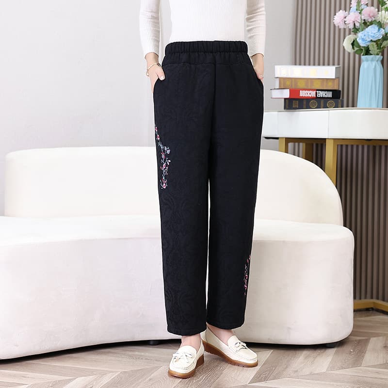 60代ファッション 裏起毛刺繍入り美脚パンツ