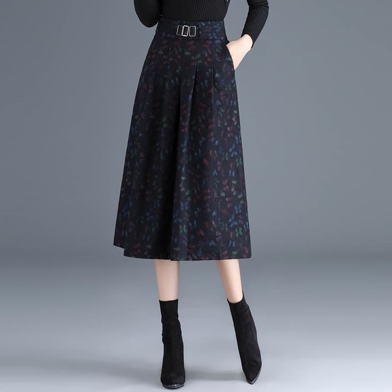 60代ファッション 上品な花柄ロング丈プリーツスカート