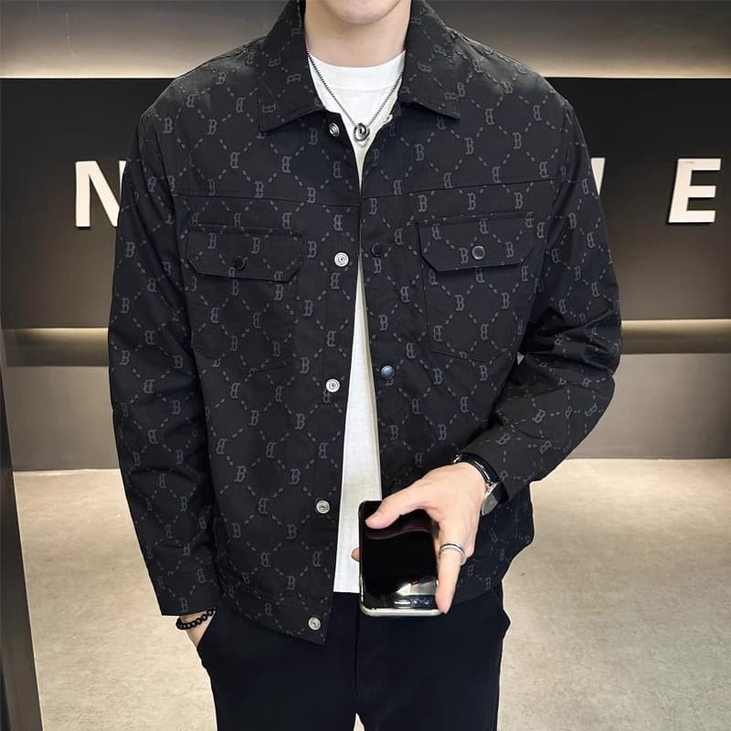 60代ファッション 総柄シャツ型ジャケット