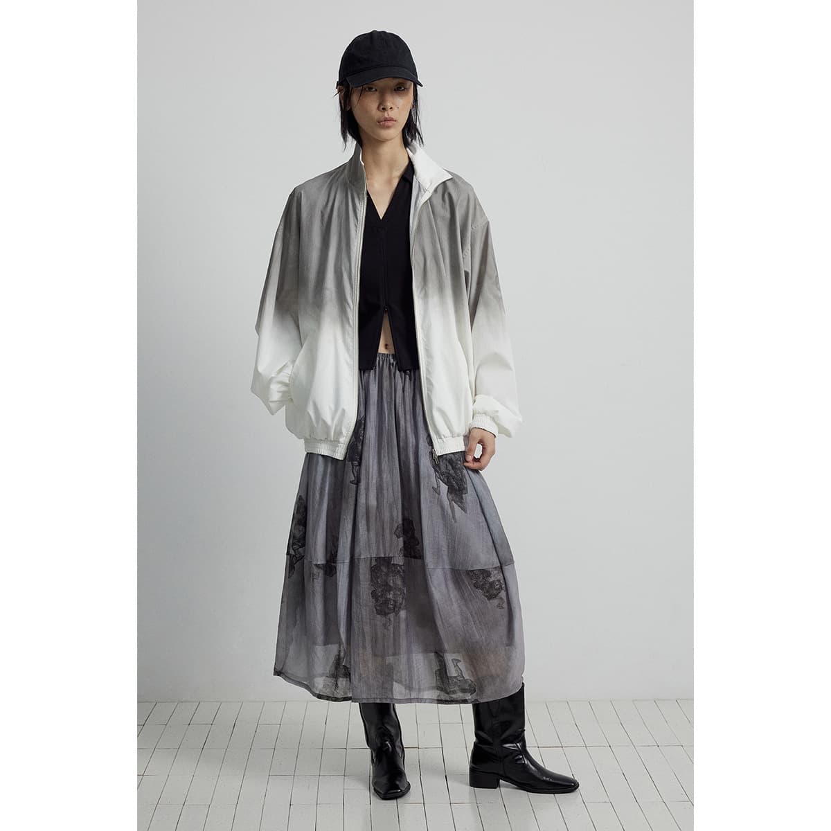 60代ファッション シアー花柄マキシスカート