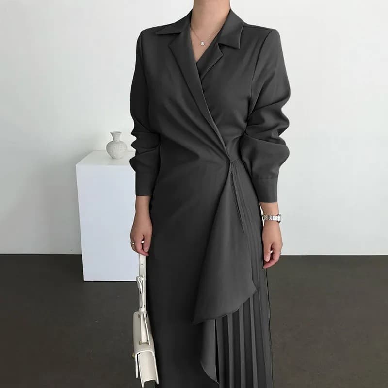 60代ファッション 優雅なプリーツドレープワンピース