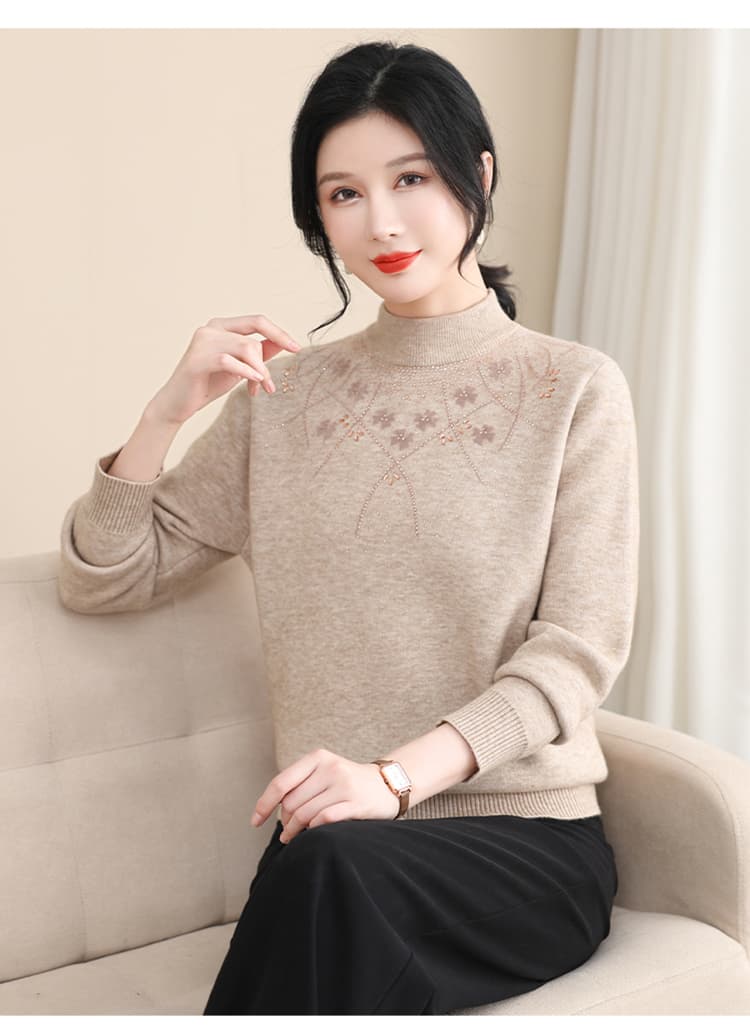 60代ファッション 上品フラワー刺繍モックネックニット