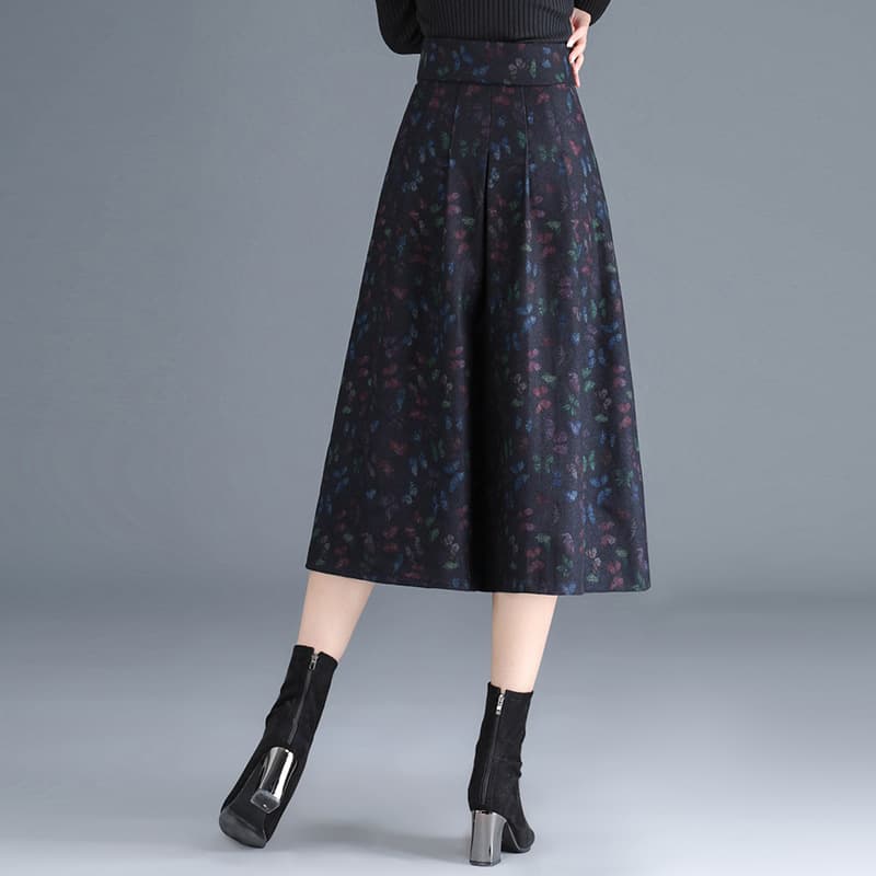 60代ファッション 上品な花柄ロング丈プリーツスカート