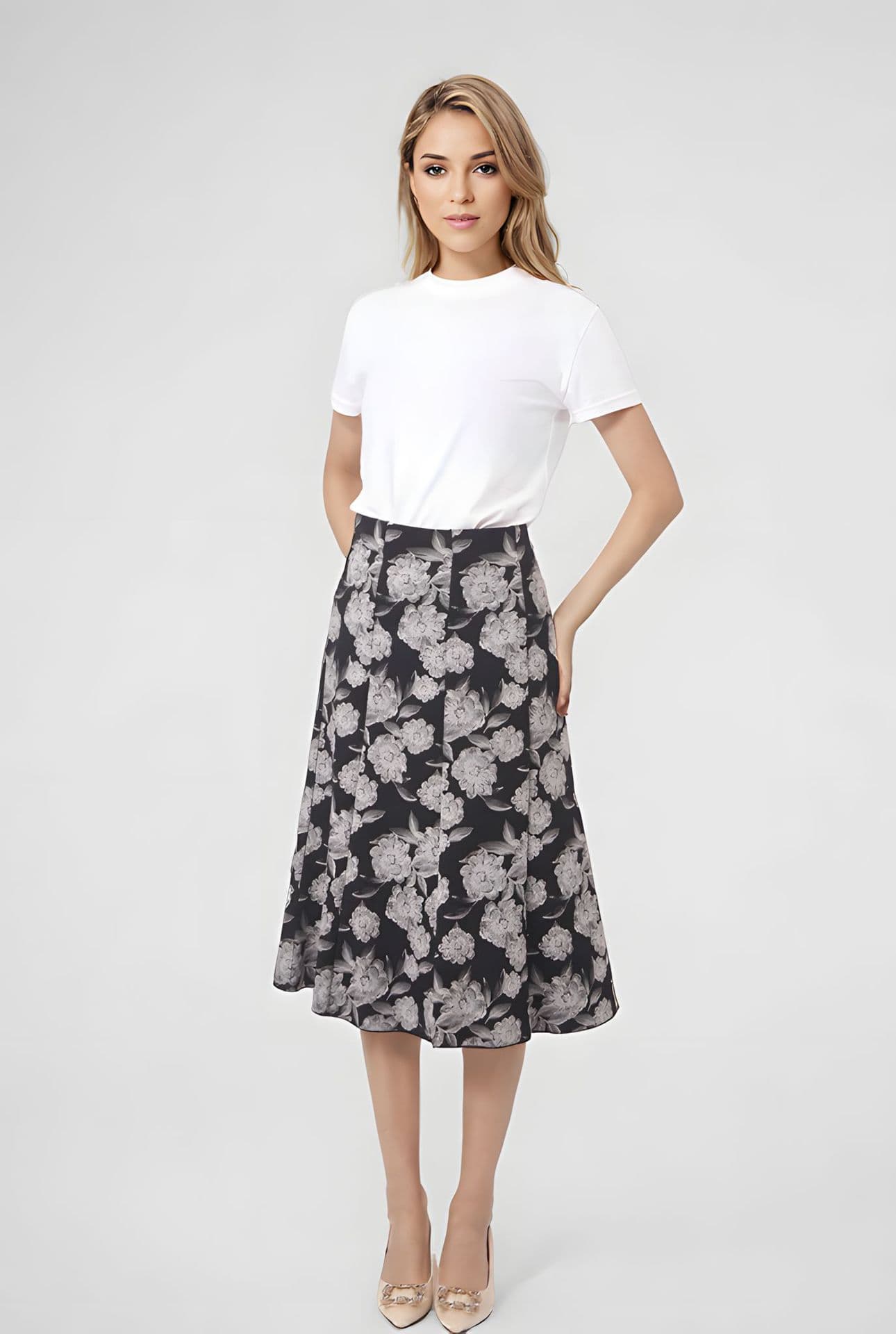 60代ファッション 花柄シフォンロングスカート