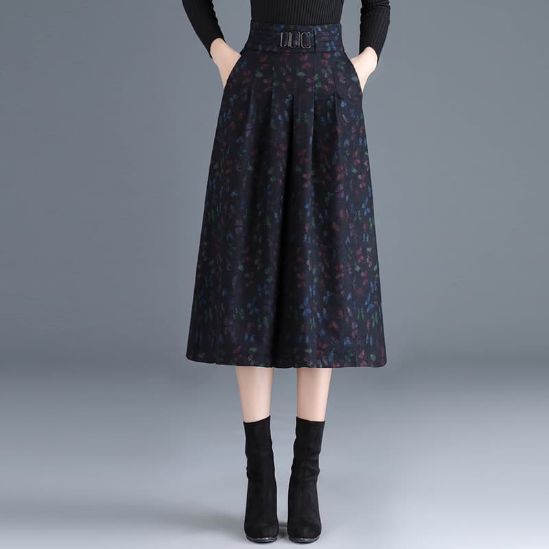 60代ファッション 上品な花柄ロング丈プリーツスカート
