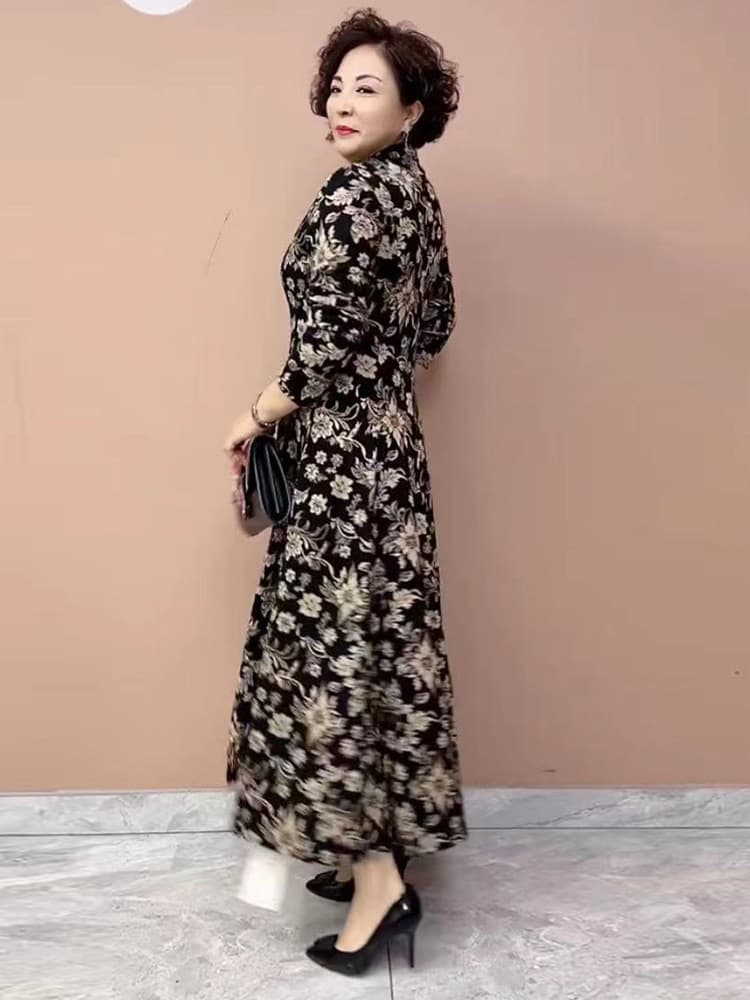 60代ファッション 優美な花柄ロングワンピース