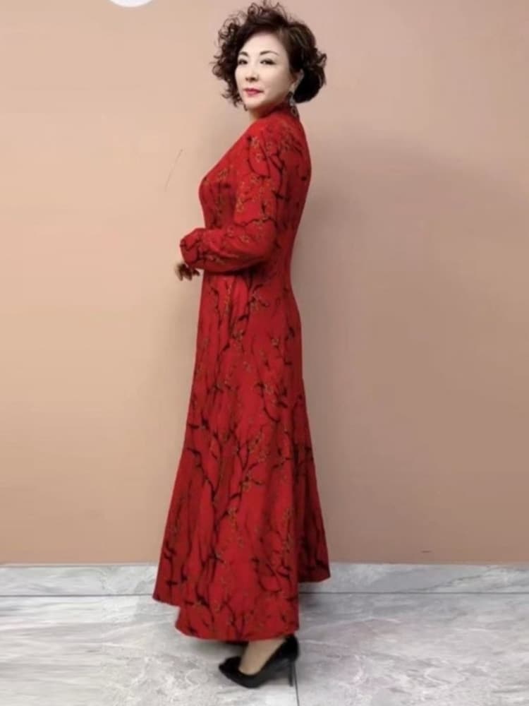 60代ファッション 優美な花柄ロングワンピース