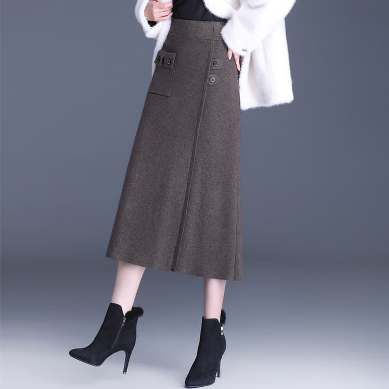 60代ファッション シンプル上品ミディ丈スカート