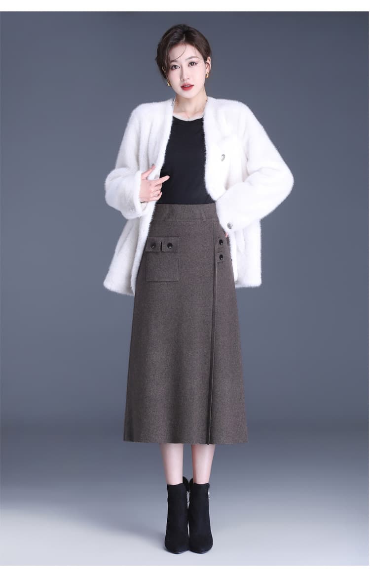 60代ファッション シンプル上品ミディ丈スカート
